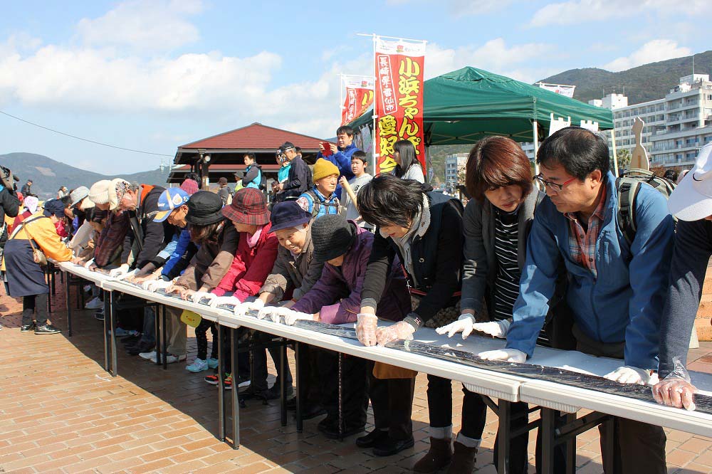 足湯8周年オバマ感謝祭 ニボシ祭り