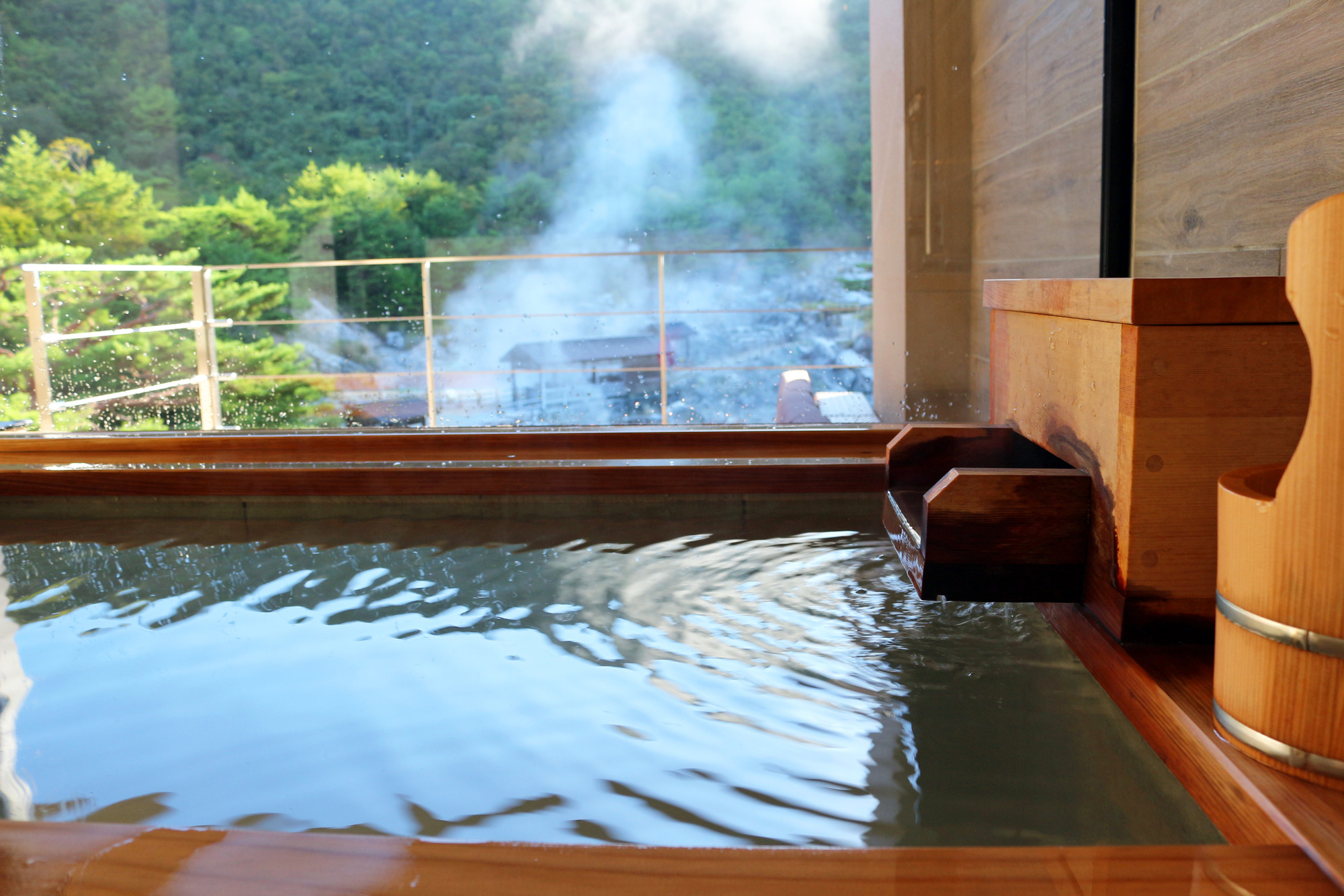 泉質の異なる3つの温泉が楽しめる「雲仙温泉郷」で癒し旅