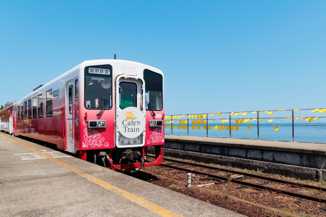 観光列車 しまてつカフェトレイン